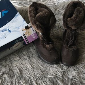 Baffin Brown Snow Boots Size 8